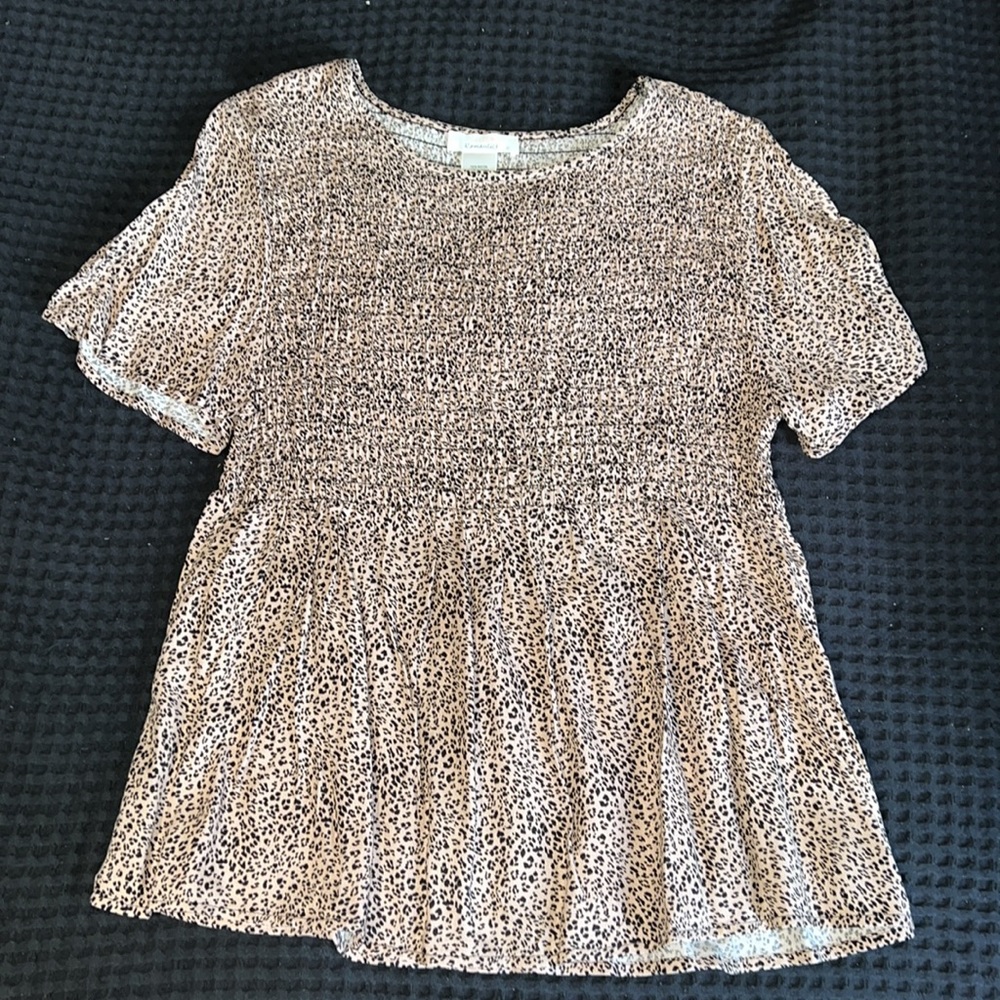 Urban Romantics Women Cheetah Leopard Print Short Sleeve Blouse Top